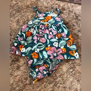 4/$20 Carter’s Floral Baby Romper 9 Months
